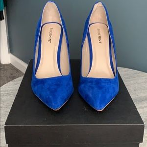 Suede pumps
